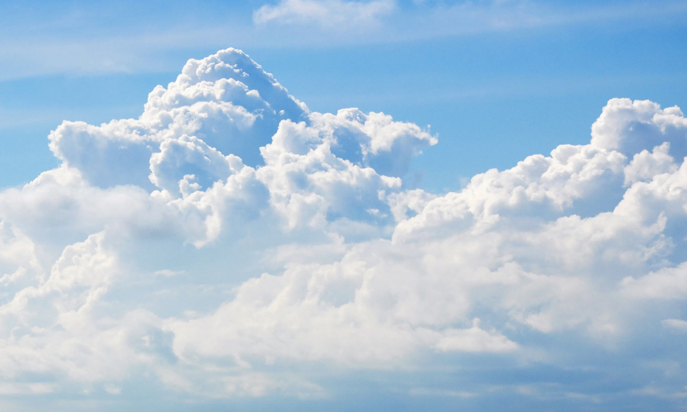 Hình tượng "đám mây" được thiền sư sử dụng suốt phần Chuyển Hóa Nỗi Đau Và Sợ Hãi
